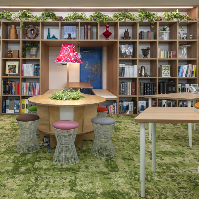 FROMFORM : LAMP SHADE TABLE