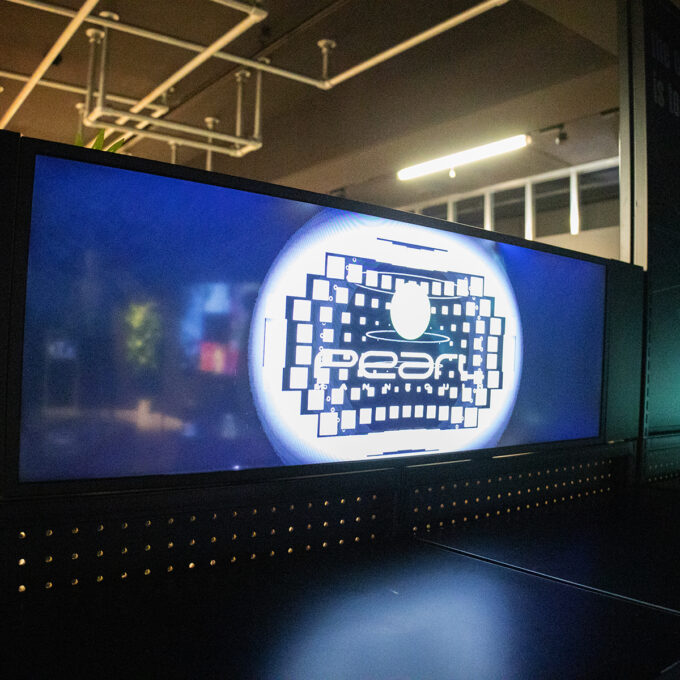 Active Store : シェルフトップサイネージ