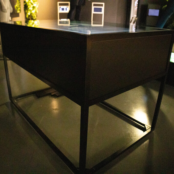 Active Store : サイネージテーブル 750