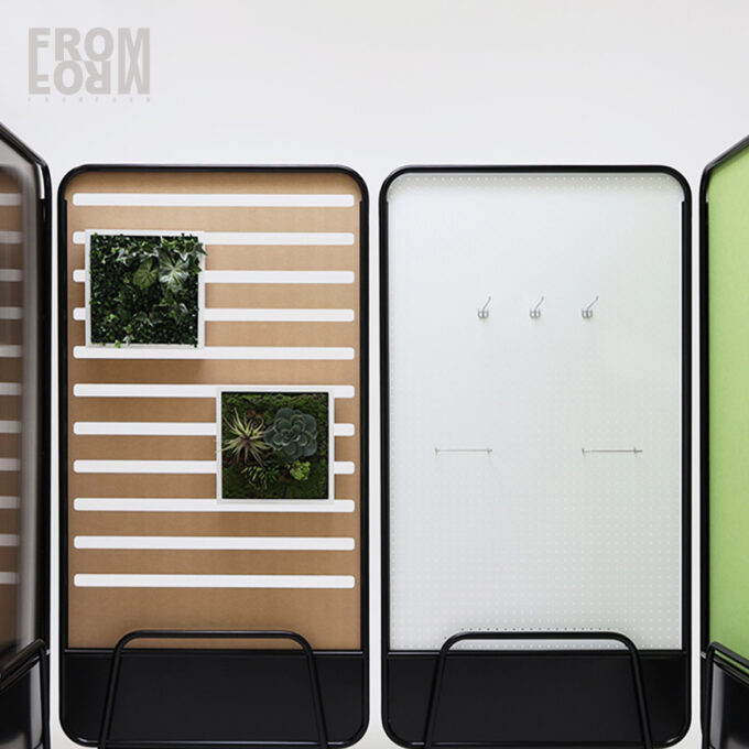 FROMFORM : COMOR PARTITION 自立タイプ 黒xグリーン装飾